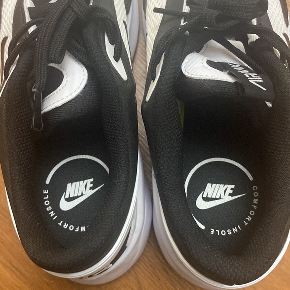 Women’s Nike Air Bolt Max CU4152-101 Size 8.5 - Picture 7 of 7